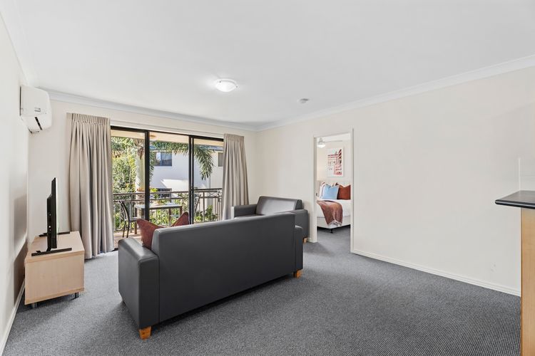 Living room image 3
