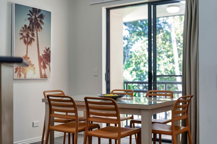 Dining area image 1