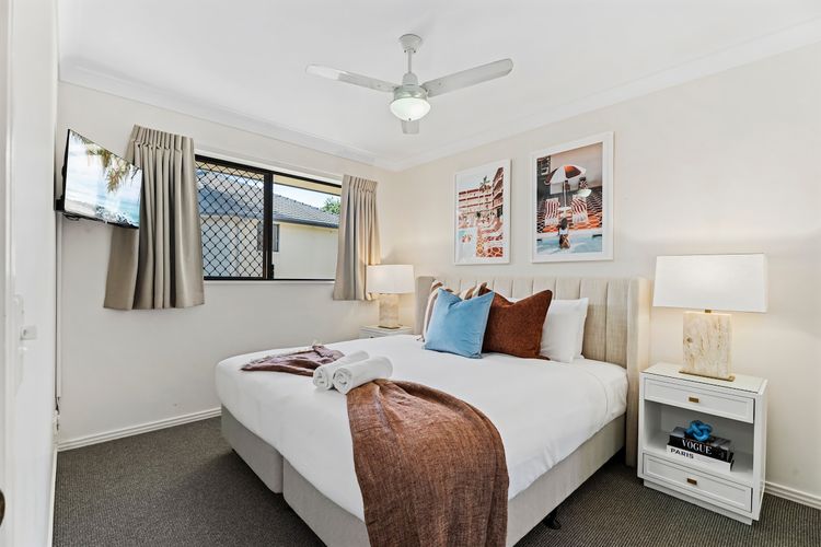 Bedroom 1 image 1