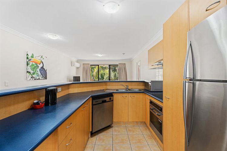 Full kitchen image 1