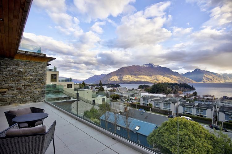 Lower balcony off the bedrooms