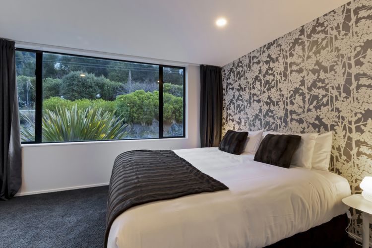 Master bedroom with garden outlook