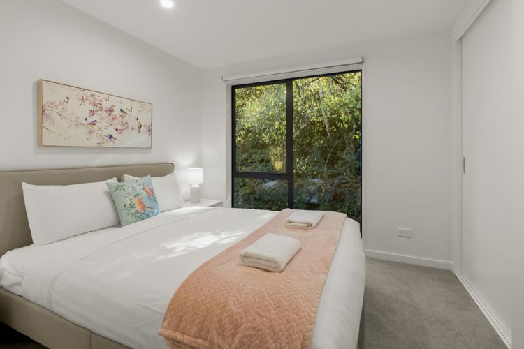 Bedroom 2 - Queen Bed