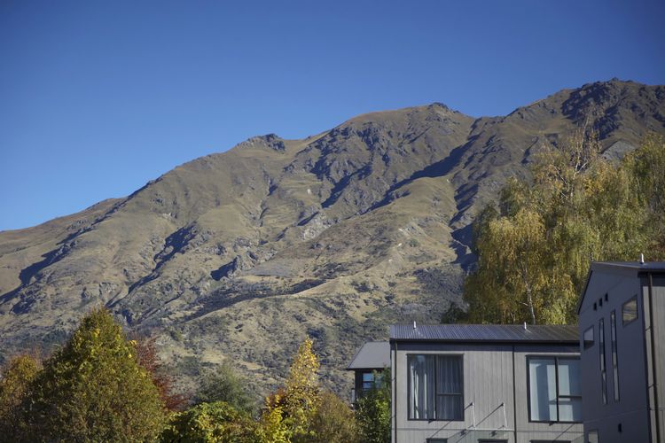 Surrounding mountains - 1 minute drive to Coronet Peak ski road