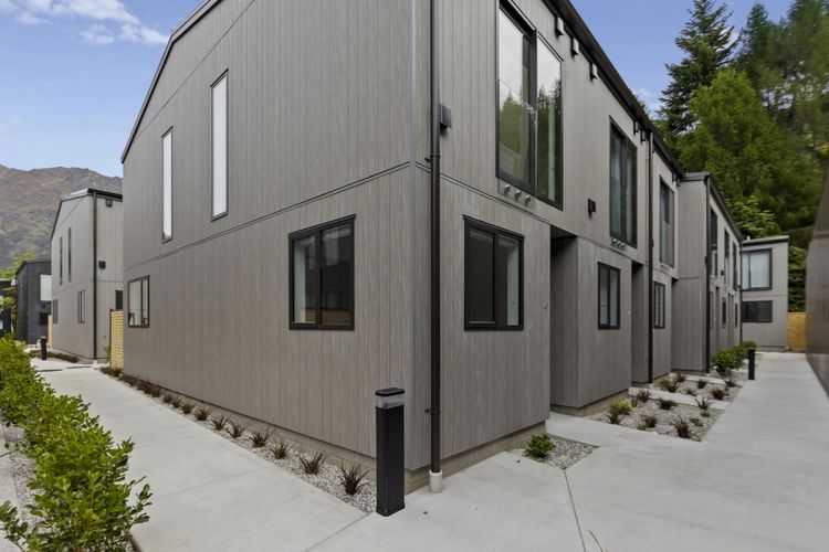 Coronet Alpine Villages Complex