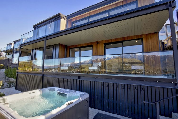 Private hot tub serviced between each guest stay