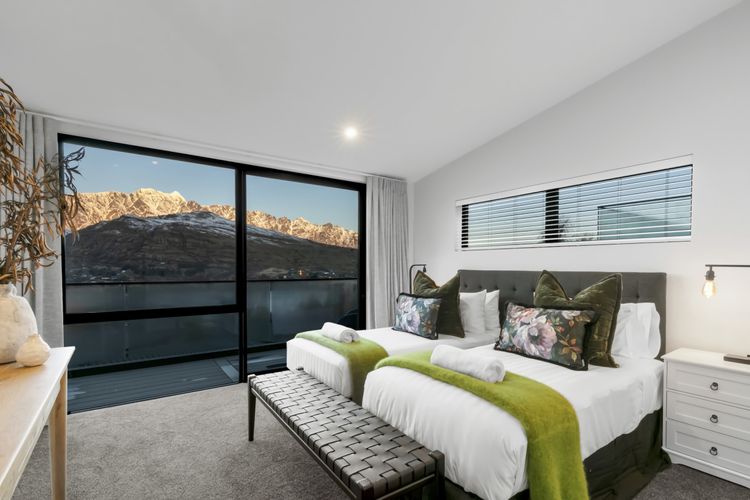 Bedroom 4 with ensuite - king or 2 singles