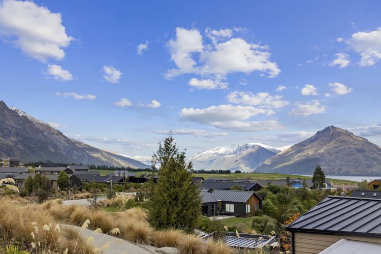 Jacks Point surrounds