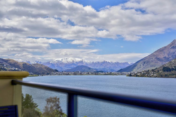 Lakeside Landing – lakefront and walk to town