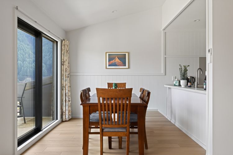 Magic on Malaghan with Lake Views