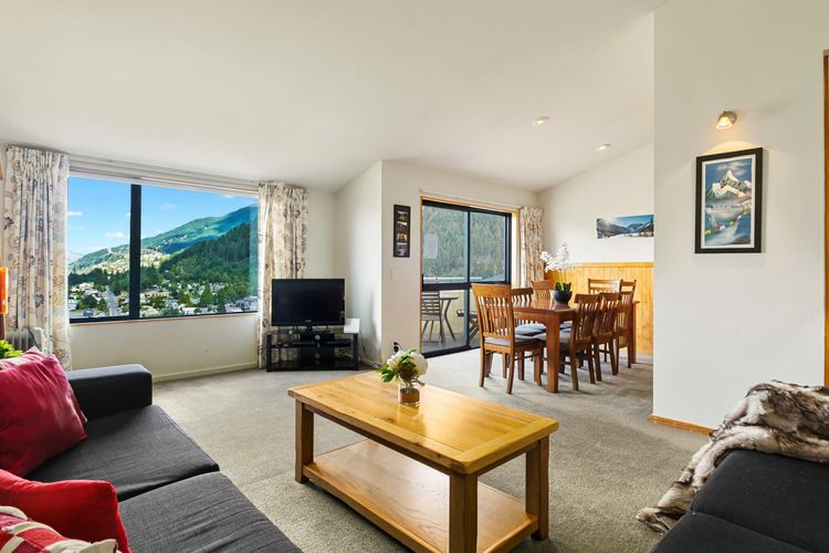 Open plan living, dining and deck area