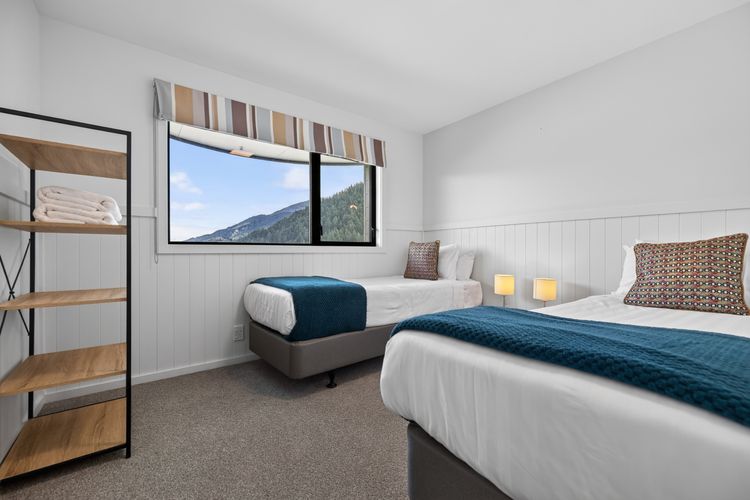 Magic on Malaghan with Lake Views