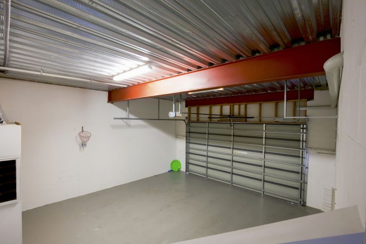 Garage - 2 carparks and storage for bikes and skis