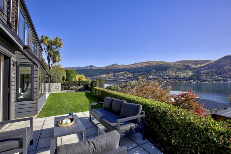 Stunning outdoor entertaining with BBQ