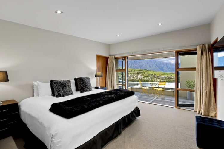 Master ensuite bedroom - top floor with walk in robe