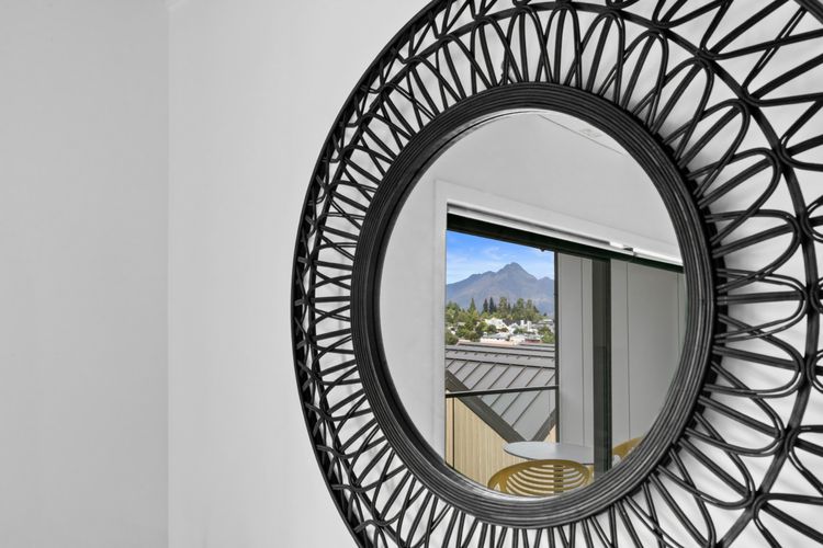 Central Queenstown Apt 13a – walk to town