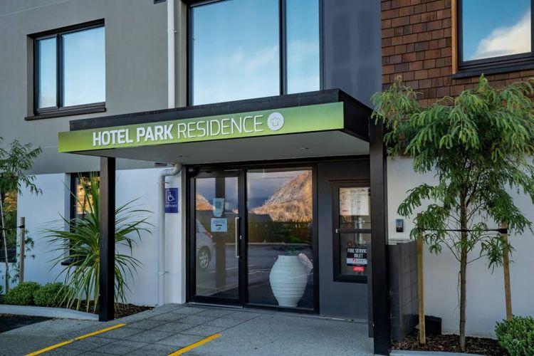 Entrance to Hotel Park Residence