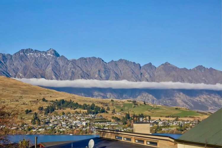 Scenic Apt 2 – Family friendly and close to town