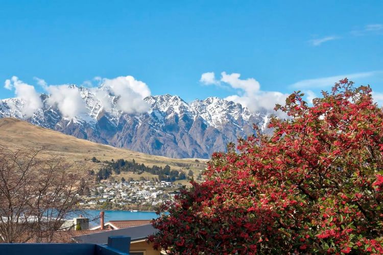 Scenic Apt 2 – Family friendly and close to town