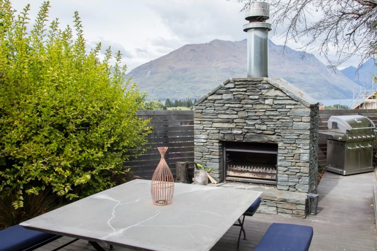 Serene – luxury apartment with sauna and hot tub