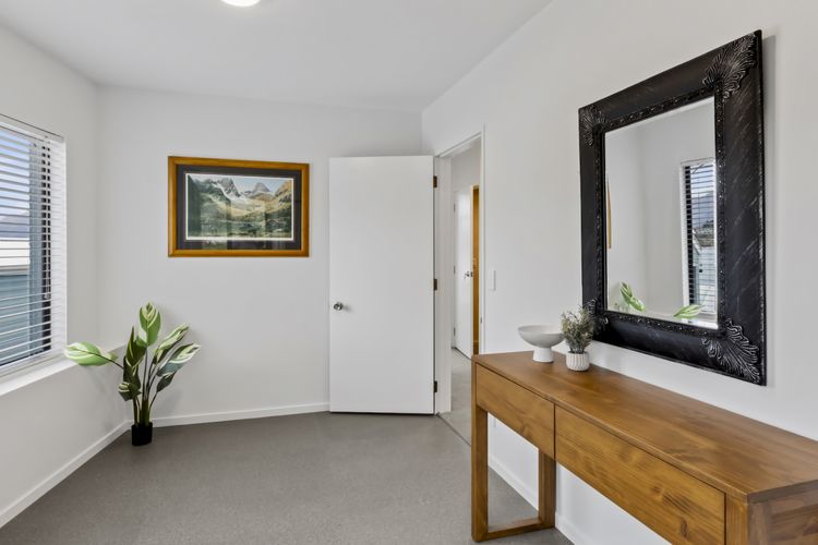 Entrance - storage for skis and bikes 