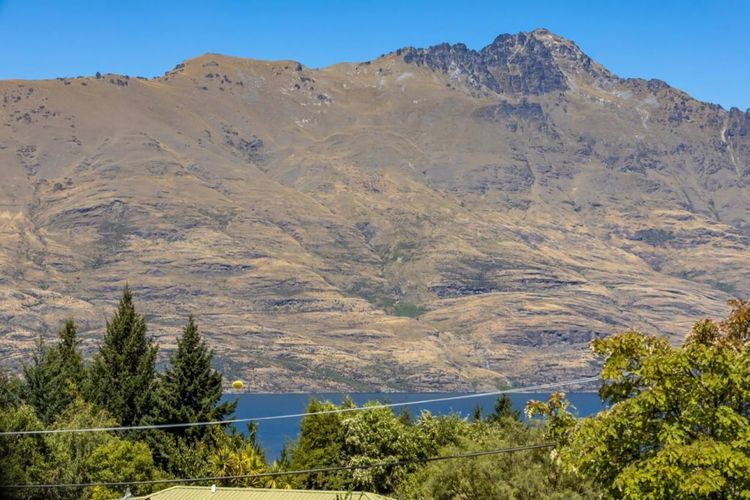 Cecil Peak in Summer