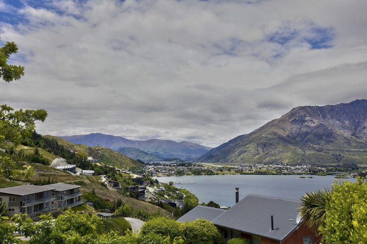 Wonderful On Woodlands – Family friendly home