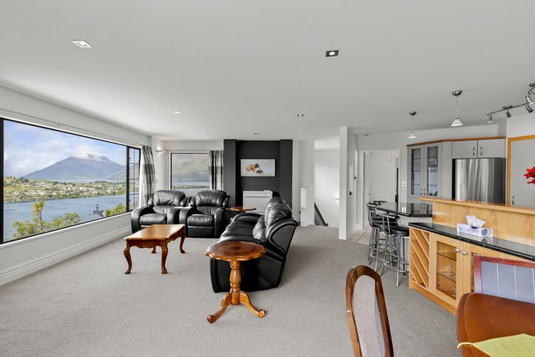 Wonderful On Woodlands – Family friendly home