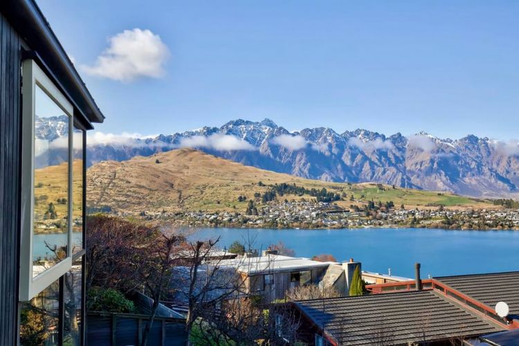 Panoramic Farmhouse theme with shared spa pool