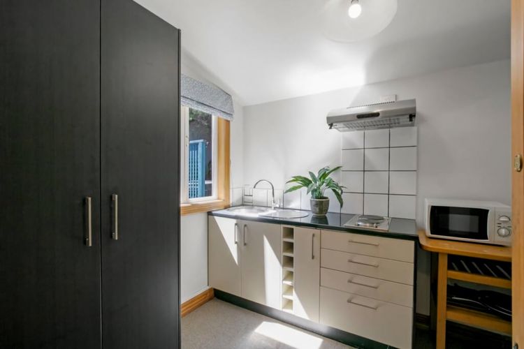 Historic Stone House & Alley Cottage