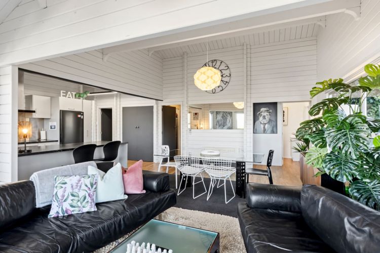 The Sanctuary – 4pax – Lake view