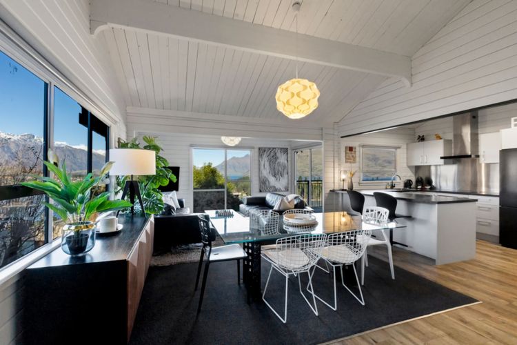 The Sanctuary – 4pax – Lake view