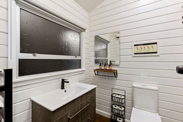 The Sanctuary – 4pax – Lake view