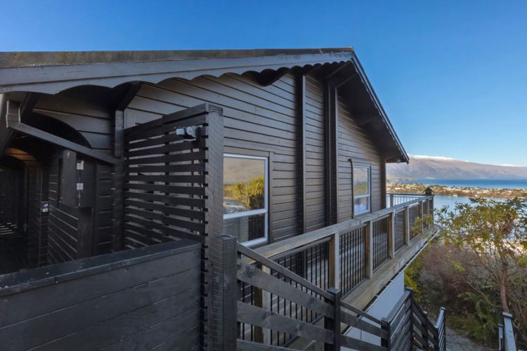 The Sanctuary – 4pax – Lake view