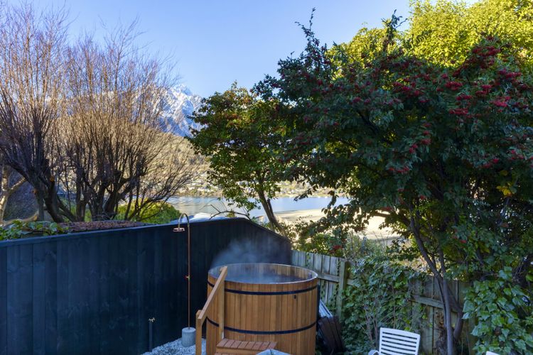 The Alcove – sleeps 4, hot tub
