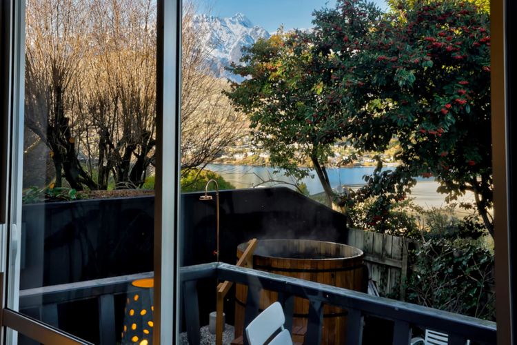 The Alcove – sleeps 4, hot tub