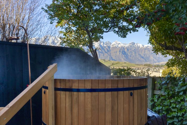 The Alcove – sleeps 4, hot tub