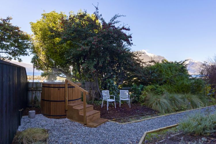 The Alcove – sleeps 4, hot tub