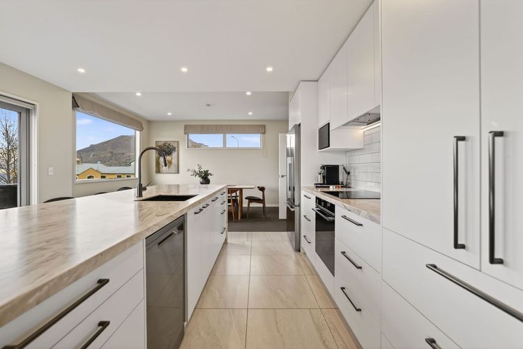 Alpine 75 Estate – Queenstown Hill 7 Bed