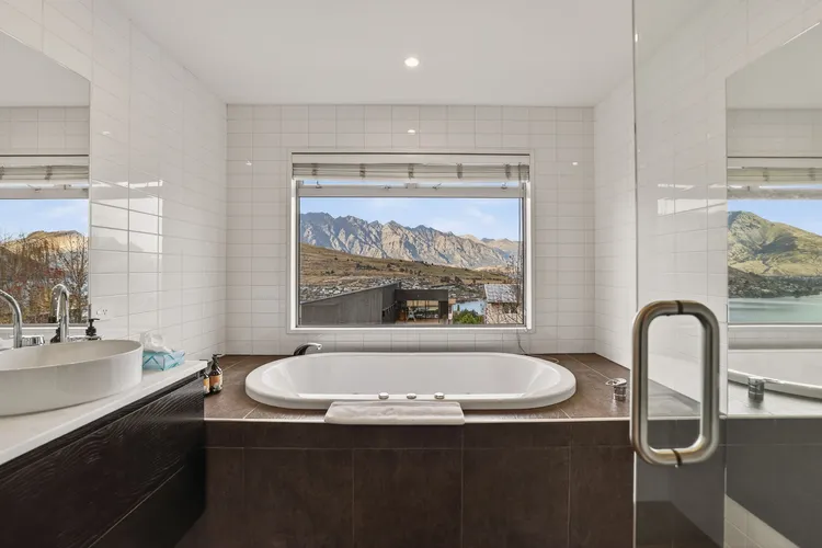 Alpine 75 Residence – Queenstown Hill 5 Bed