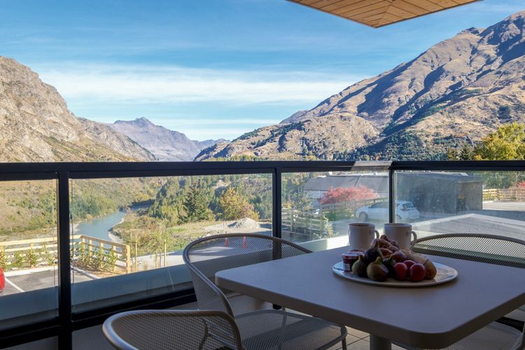 Apt 7 & 10 – 4BR Alpine Escape