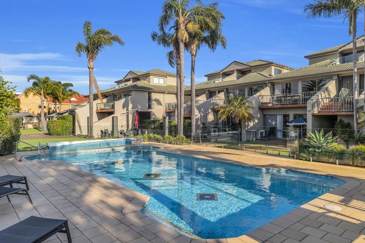 Tuscany Apartments 10