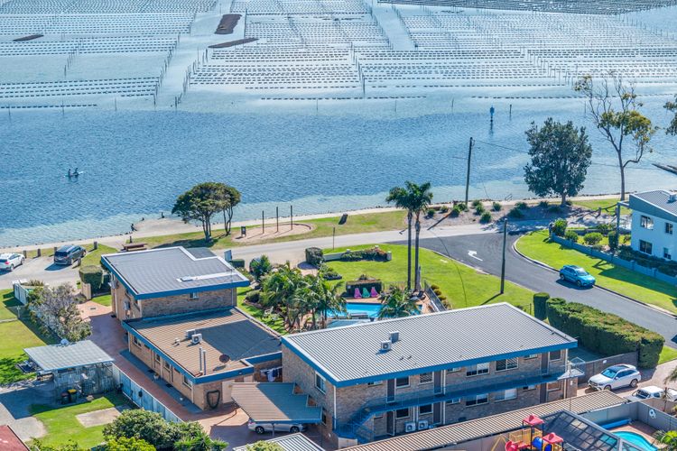 Lakeside Apartments 5
