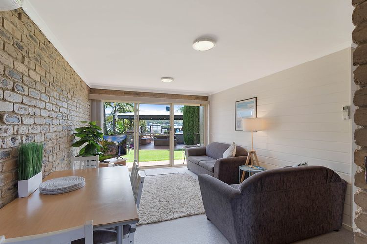 Lakeside Apartments 6