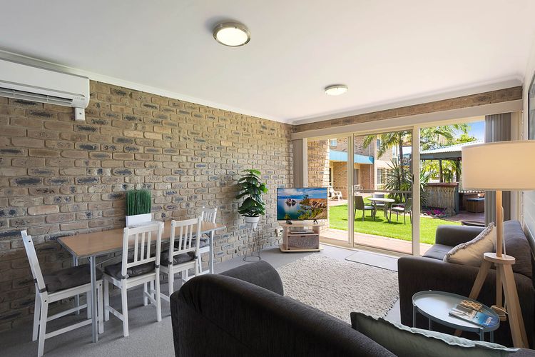 Lakeside Apartments 6