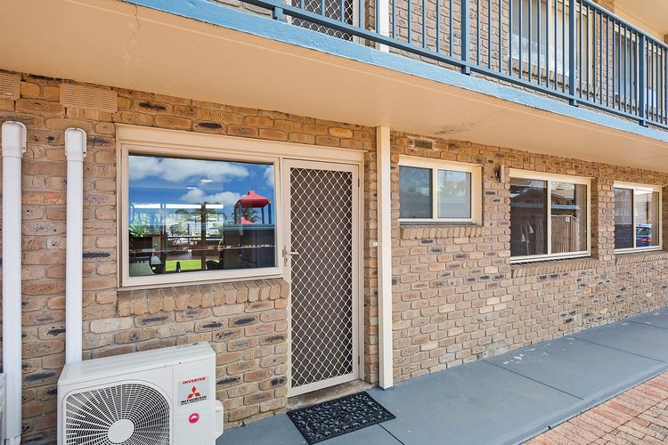 Lakeside Apartments 6