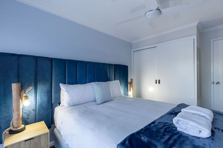 Lakeside Apartments 4