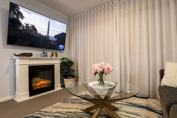 Lakeside Apartments 4