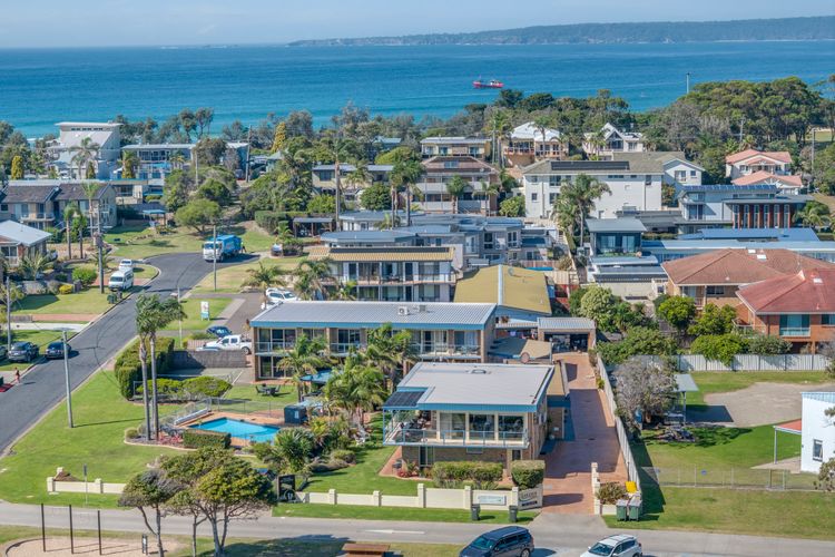 Lakeside Apartments 4