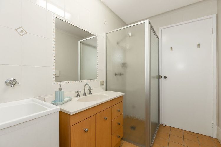 Lakeside Apartments 4